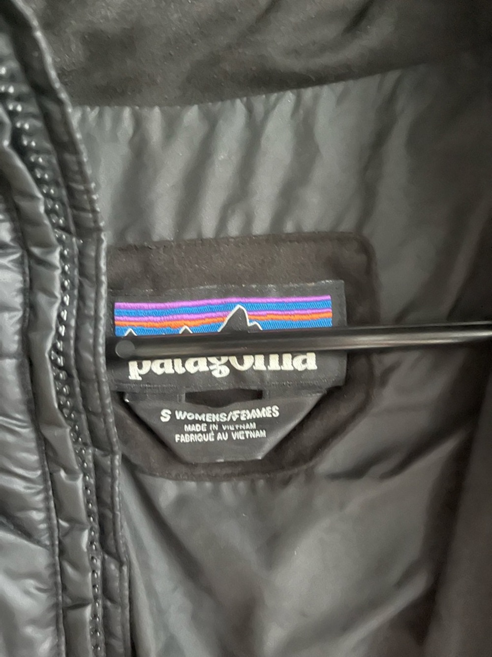 Patagonia Black Quilted Packable Jacket with Multicolor Logo - Picture 3 of 4